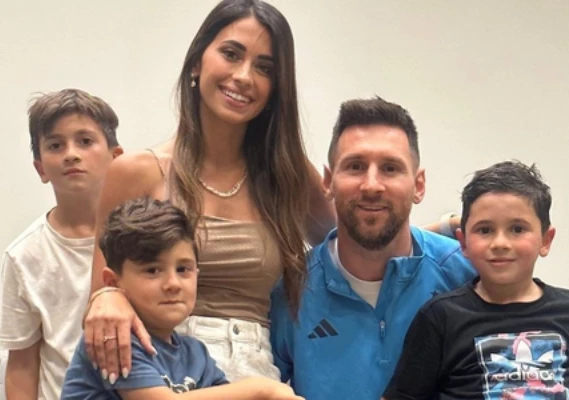 Lionel Messi - Huyền thoại bóng đá vĩ đại nhất mọi thời đại 2 Gia đình và cuộc sống riêng tư của messi